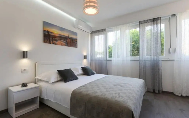 Reza Luxury Apartment