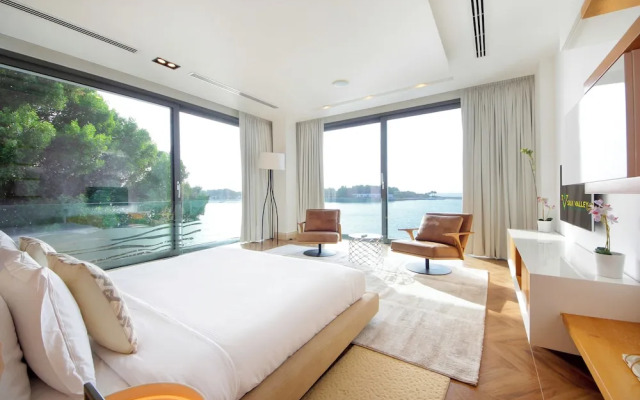 Luxury Overwater Paradise - Nurai Island