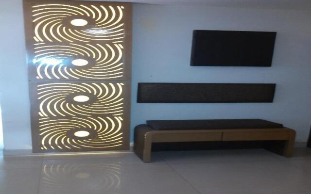 Hotel Savshanti Towers