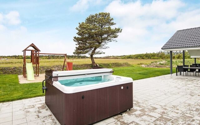 10 Person Holiday Home in Romo