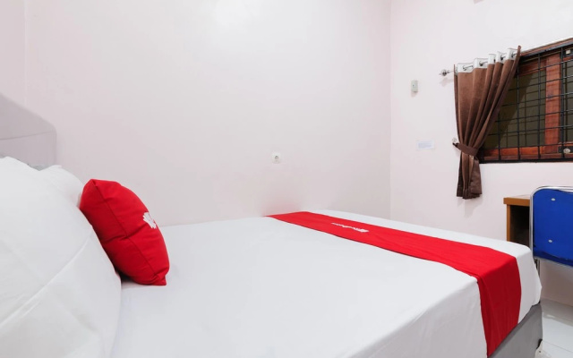 RedDoorz @ Terus Manis Suryakencana – Guest Rooms – Bogor