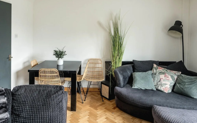 Spacious 3Br Flat With Balcony Near Tottenham Hale