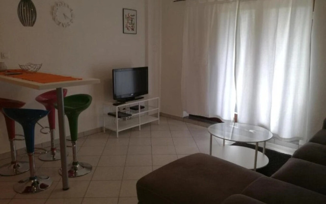 Xena - Comfort and Spacious - A4 Orange