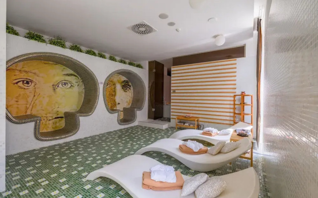 Business Hotel Astrum Laus