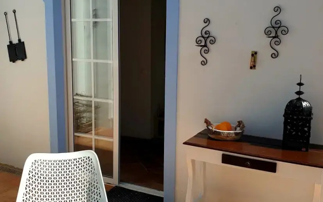 Restored 2 Bedroom Farmhouse - Aircon Wifi Plunge Pool