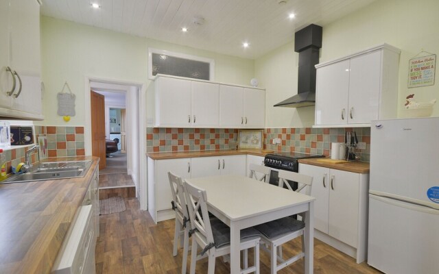 Brightwater Ground Floor Apartment up to 6 Guests