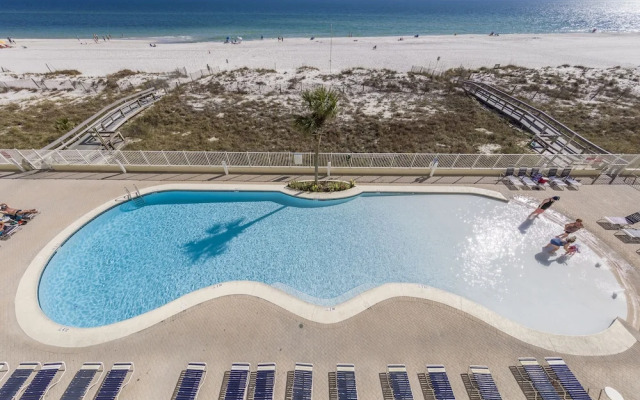 Lighthouse Condos by Hosteeva