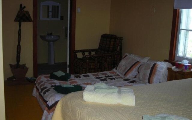 Gîte des Hauteurs et Café de la place