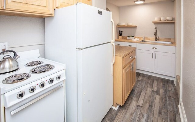 Cozy Retreat | Walk to Unc | Free Cruiser Bikes