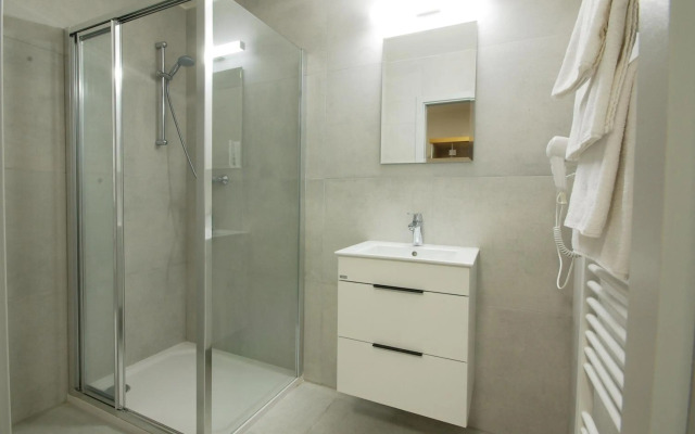 Hotel Adeba
