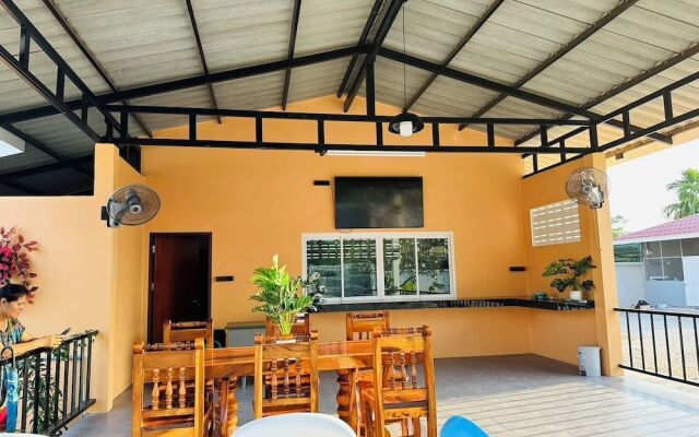 Patcharee Resort