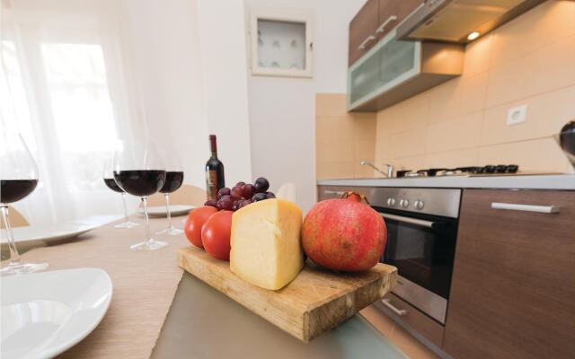 Awesome Apartment in Sukosan With 3 Bedrooms and Wifi