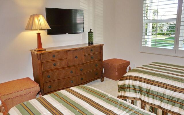 Pet-friendly Waterfront Home Near Beach With Pool