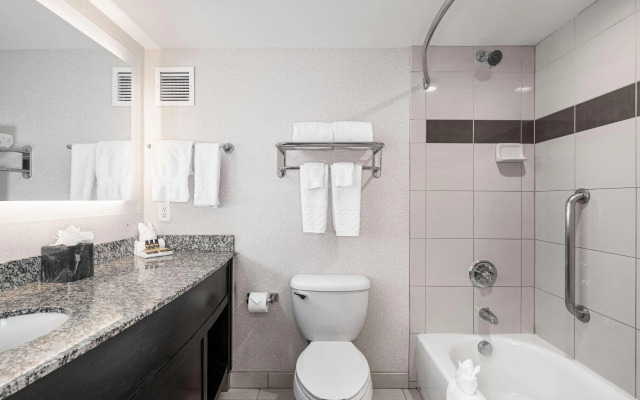Best Western Plus Marina Gateway Hotel