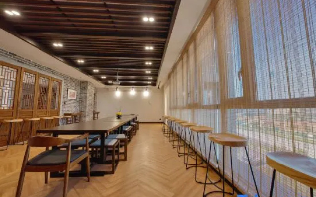 Yunhai Chinese Inn (Xiangyang OCT FABLAND Resort Area) — 4-star hotel in Xiangyang