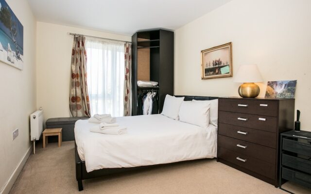 Clapham 1 Bedroom Flat With Balcony