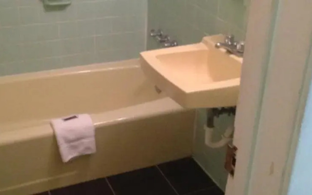 Economy Inn Hot Springs