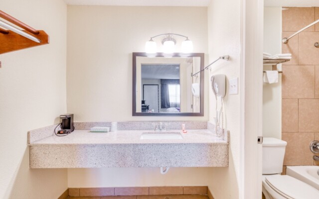 OYO Hotel Rosenberg TX I-69