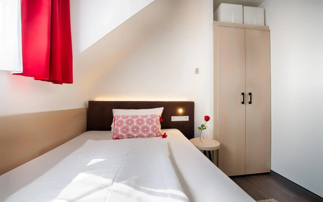 Home Hotel
