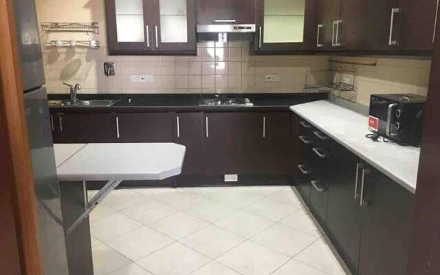 3 Bedroom Rental With Pool And Gym