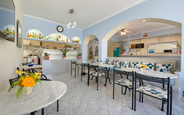 Akis Hotel