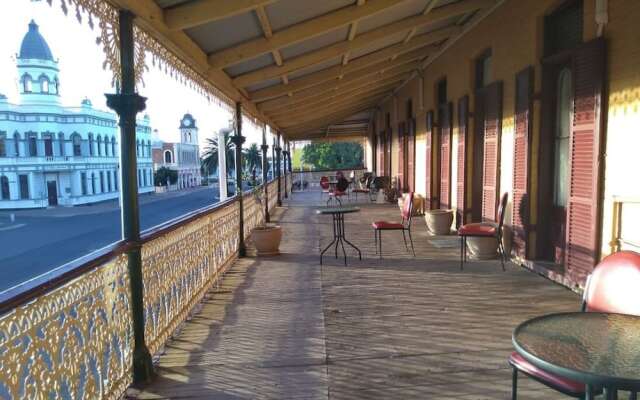 Vandenberg Hotel Forbes