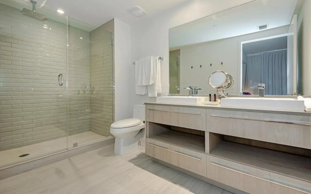 Luxury 1Br-Front Intracoastal View Balcony Pools