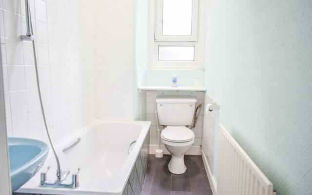 2 Bedroom Apartment Close to Edinburgh City Centre