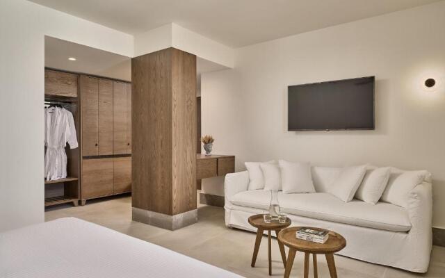 Ios Grand Pool Suites