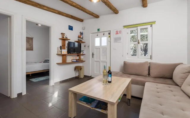 Nice Home in Sveti Jakov With Wifi and 2 Bedrooms