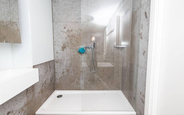 River Side View Luxury Penthouse Apartment