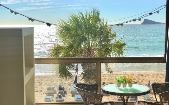 Levante Seafront Beach Apartment