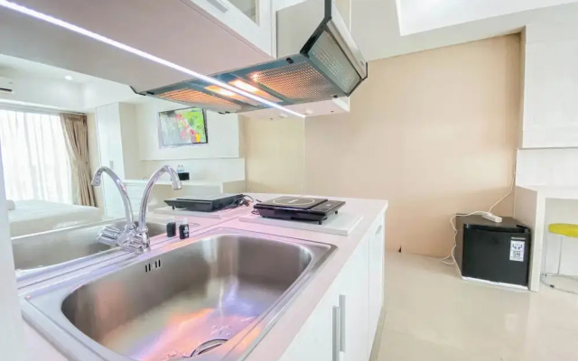 Simply Studio Apartment Tamansari La Grande