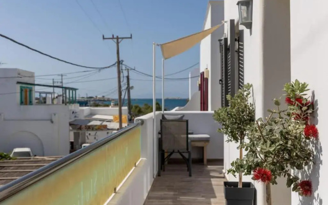 Naxos Petite Studios