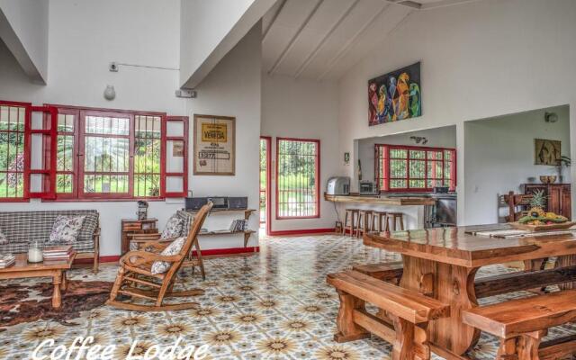 Hacienda Venecia Main House & Coffee Lodge