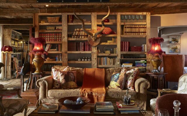 Abalone Hotel & Villas