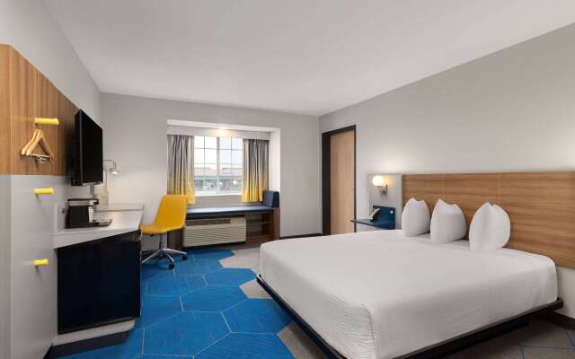 Microtel Inn & Suites by Wyndham Independence