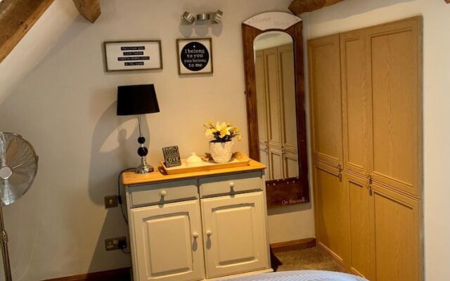 Deri-Down Guest House