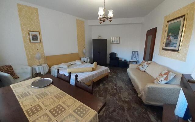 Saglia Apartments