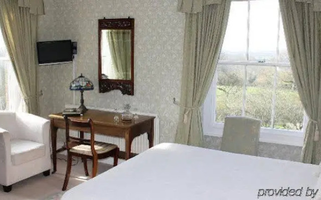 Woodlands Country House