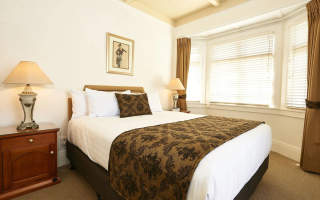 Prince's Gate Hotel