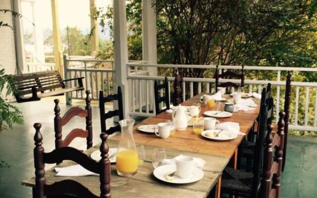 Lake Guntersville Bed and Breakfast