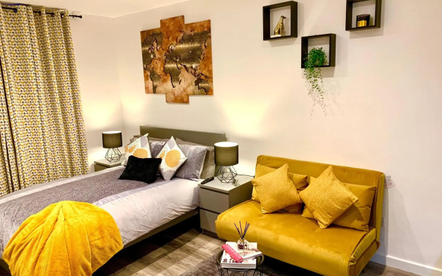 Beautiful Studio apartment in a house with parking