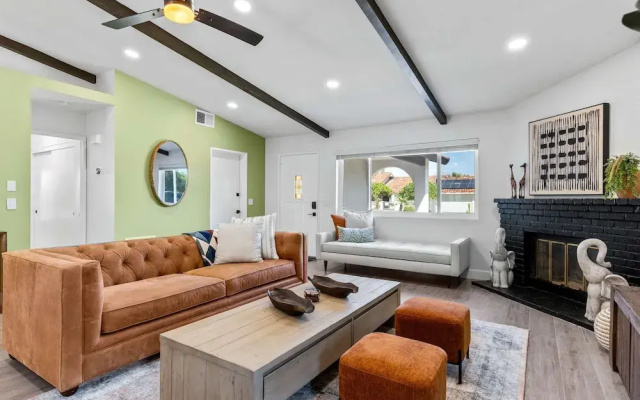 3-bedroom Fireplace Stunning Spanish Home