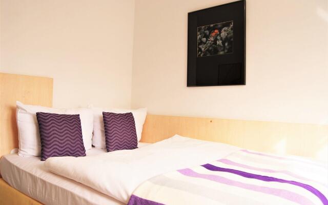 SMARTY Airport Cologne Hotel
