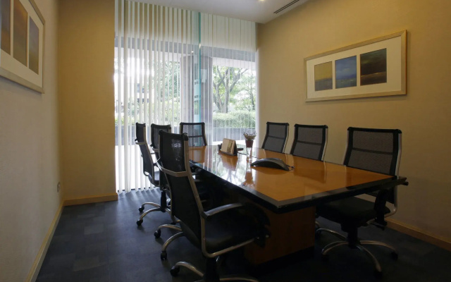 Lanson Place Winsland, Singapore