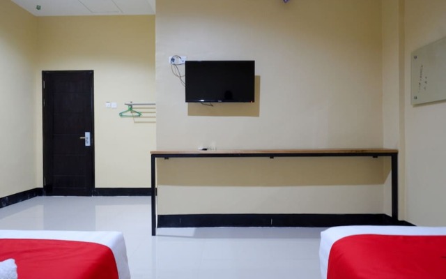 RedDoorz @ G Hotel Luwuk