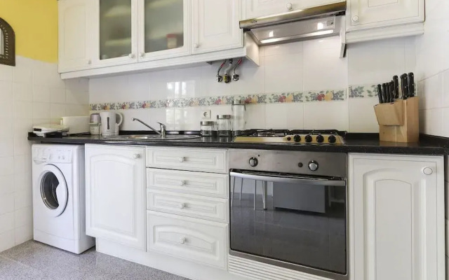 Principe Real Balcony by Homing