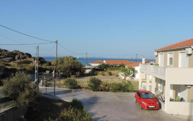 Fotis Apartments