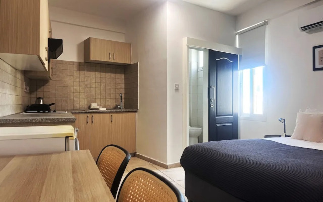 Phaedrus Living: Hoopoe Residencies 203